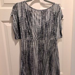 Mink Pink 2010s era grey patterned tunic in a small